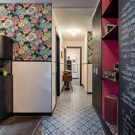 Contus Retro Guest House Каляри Екстериор снимка