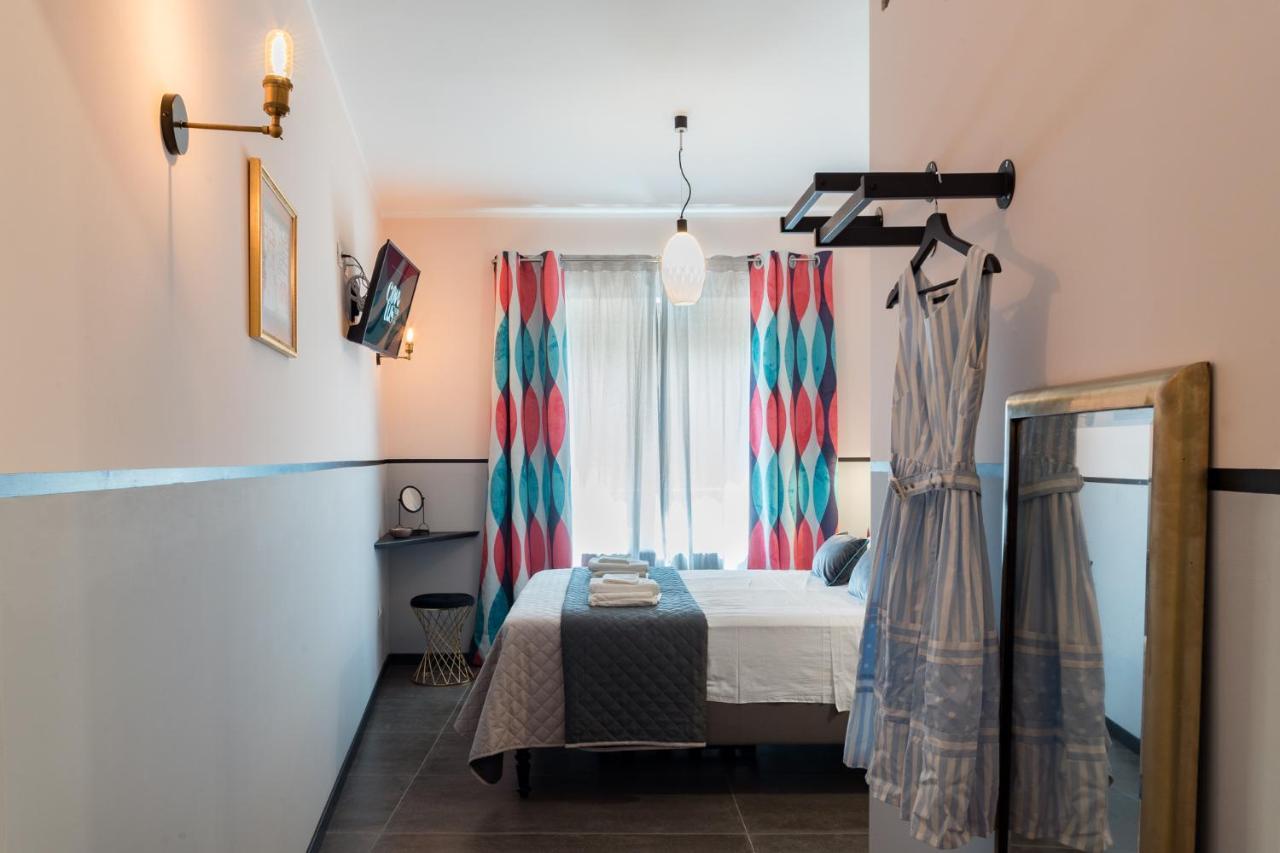 Contus Retro Guest House Каляри Екстериор снимка