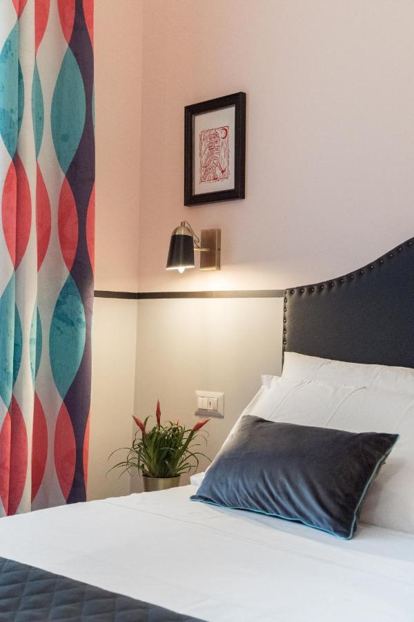 Contus Retro Guest House Каляри Екстериор снимка